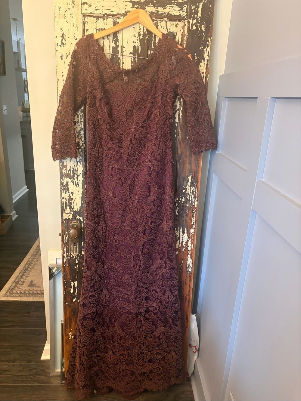 Tadashi Shoji Long Sleeve Lace Maxi gown. Formal. MOB. MOG. Wedding. Size 10